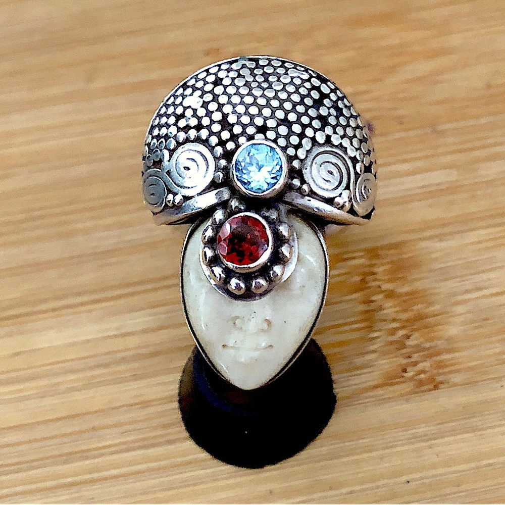 $128 Carved Goddess Estate Ring Sterling Silver Size 7 & 1/4 - 7 & 1/2 925